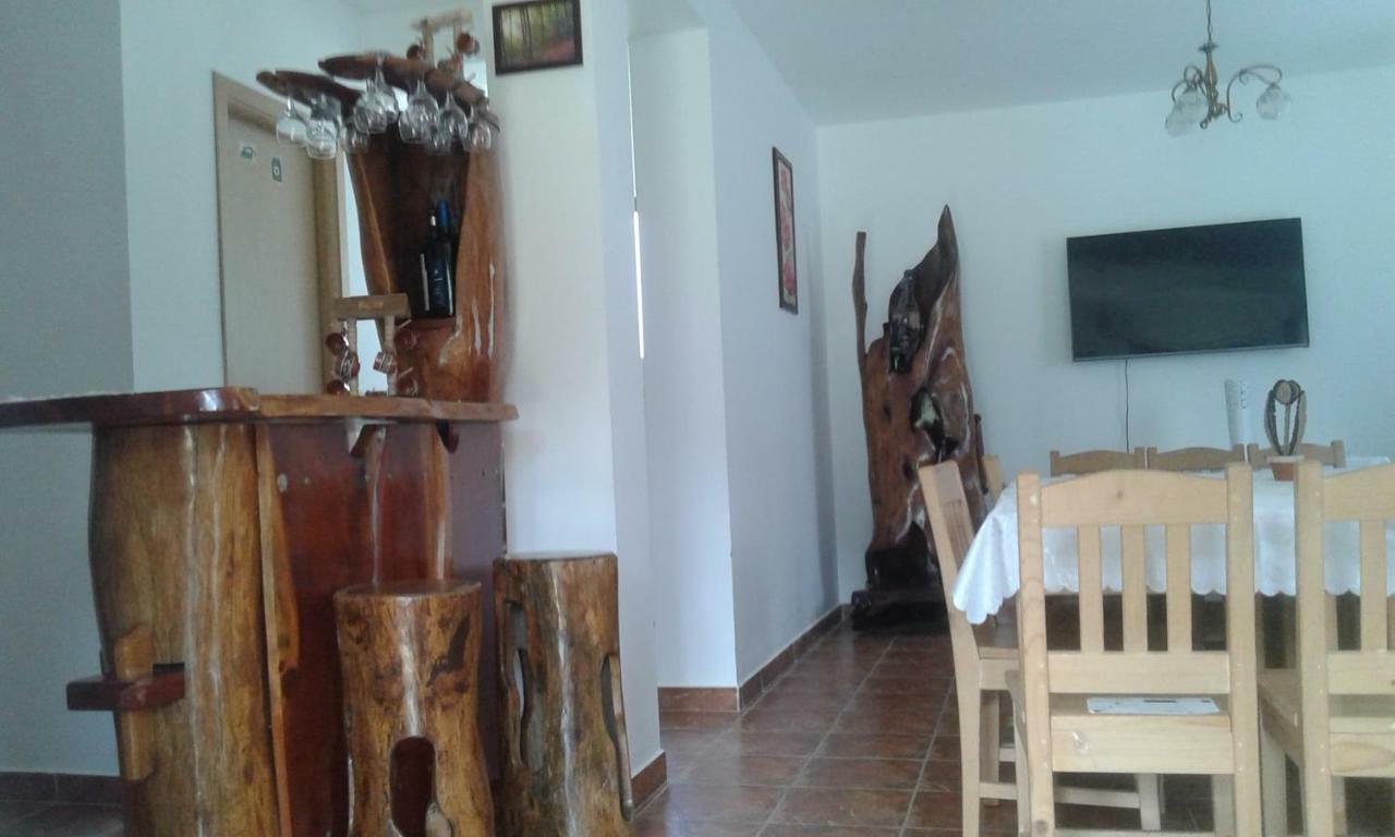 Pensiunea Casa Vanatorului Hotel Oteleni Kültér fotó