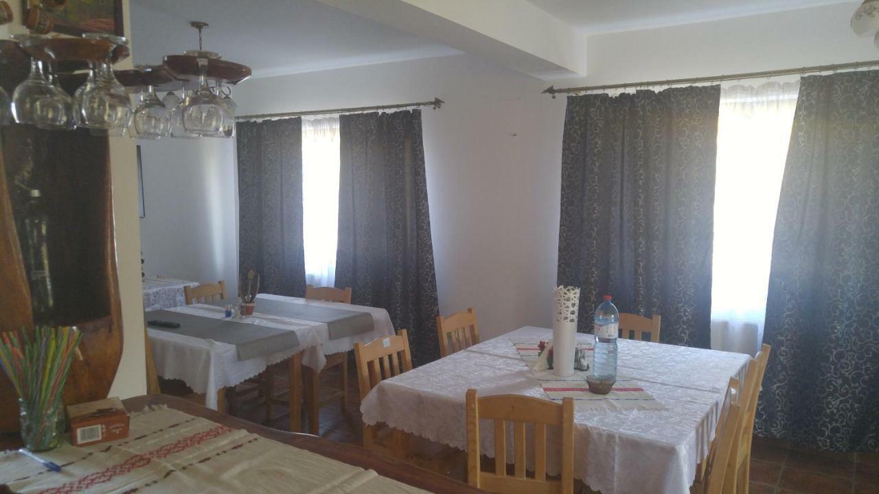 Pensiunea Casa Vanatorului Hotel Oteleni Kültér fotó
